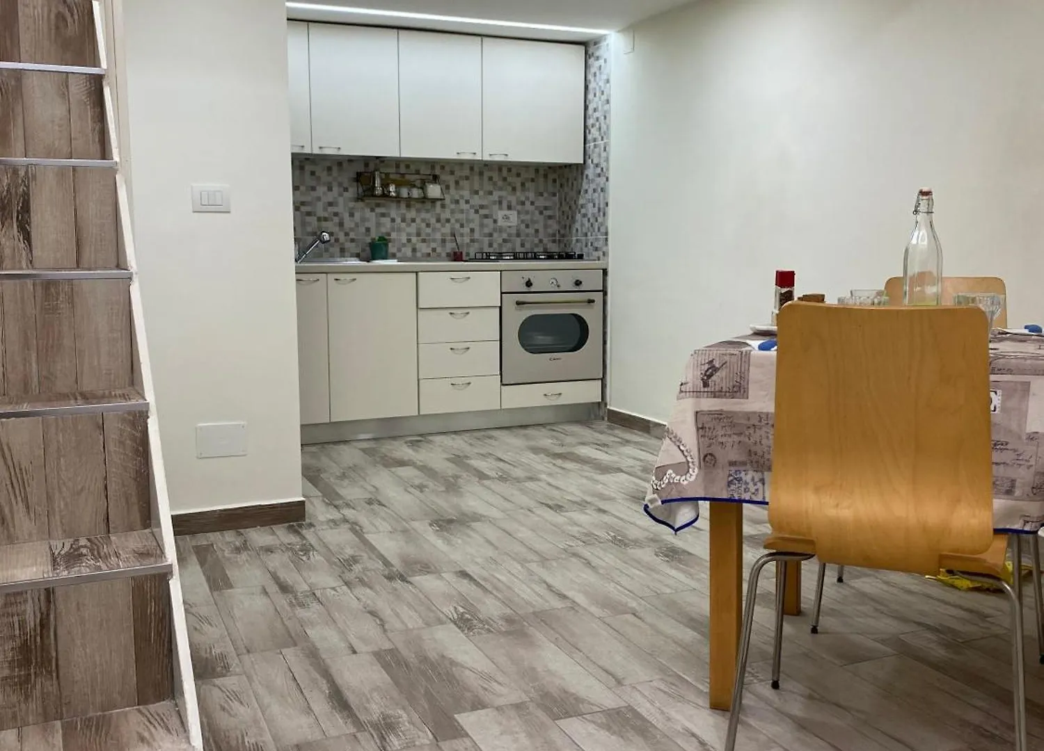 Deni Apartments Naples 0*,