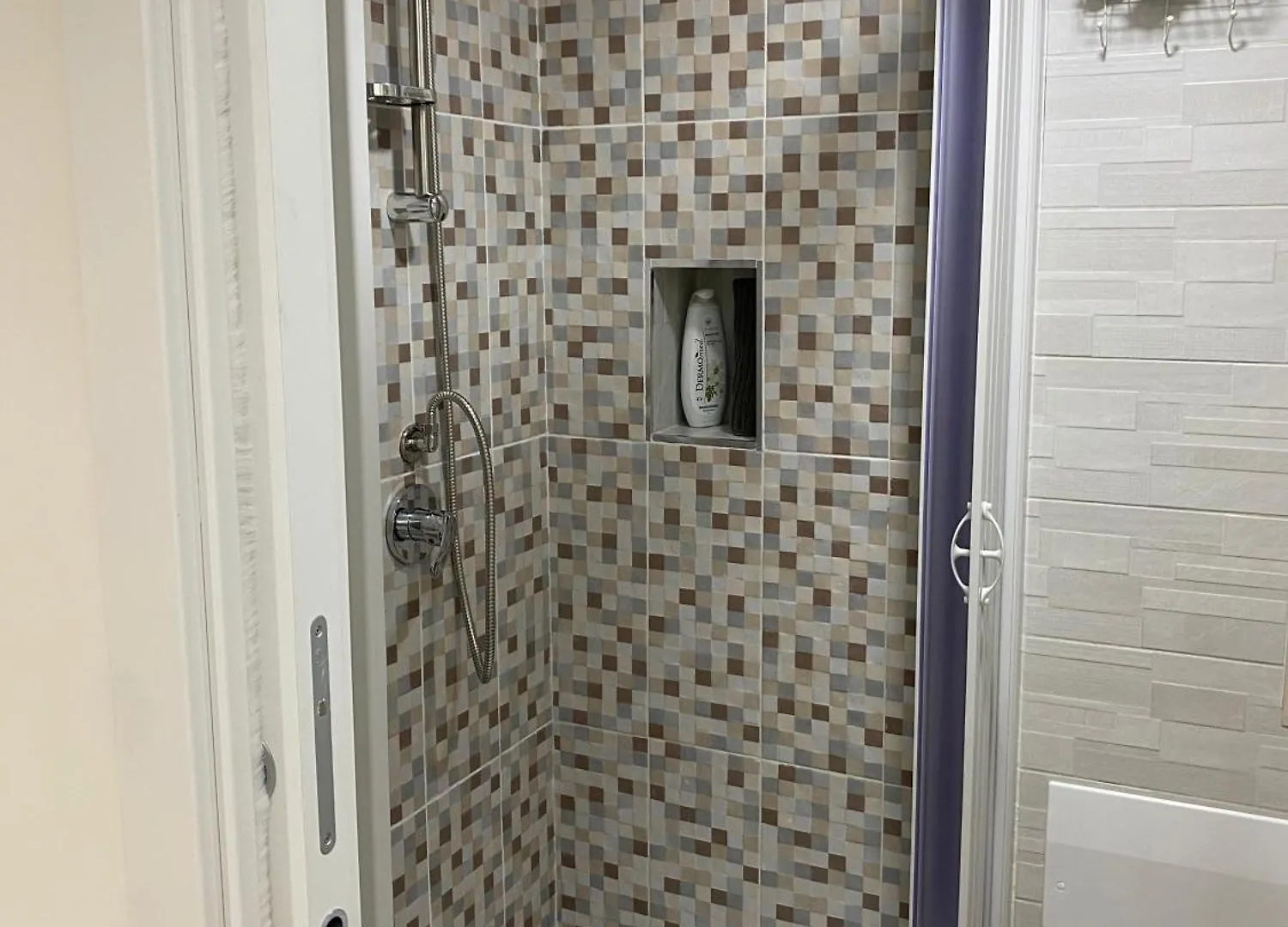 נאפולי Deni Apartments בית נופש